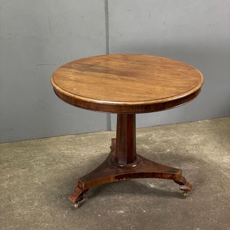 Simple Round Table - RENTAL ONLY