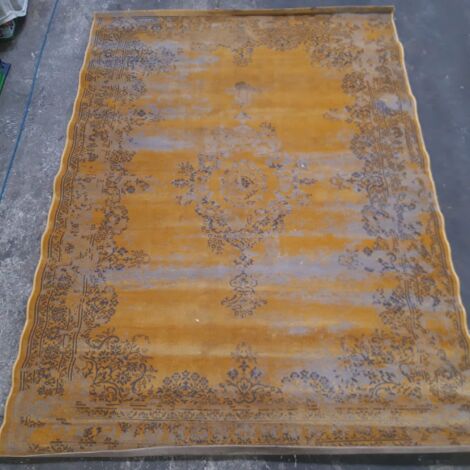 Persian Rug 2.8m (9’4") x 2m (6’6”) - RENTAL ONLY