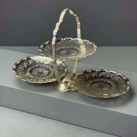 Silver Clamshell Cake Stand - RENTAL ONLY