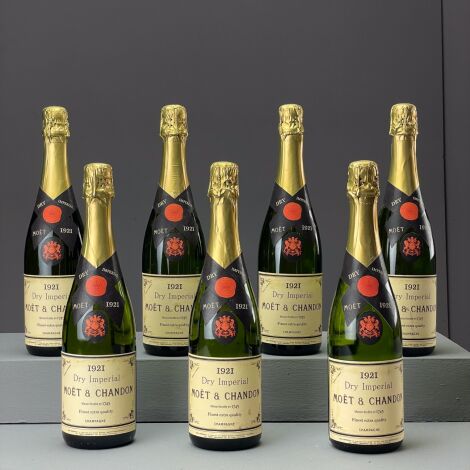 Champagne bottles Moet & Chandon 1921 (x7)  - RENTAL ONLY